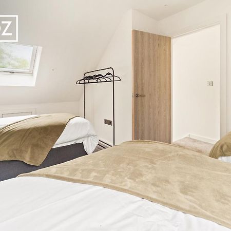 Spacious 4 Bedroom 3 Bath House For Families & Contractors With Free Parking, Fast Wi-Fi & Netflix By Firoz Property Management Leeds  Zewnętrze zdjęcie
