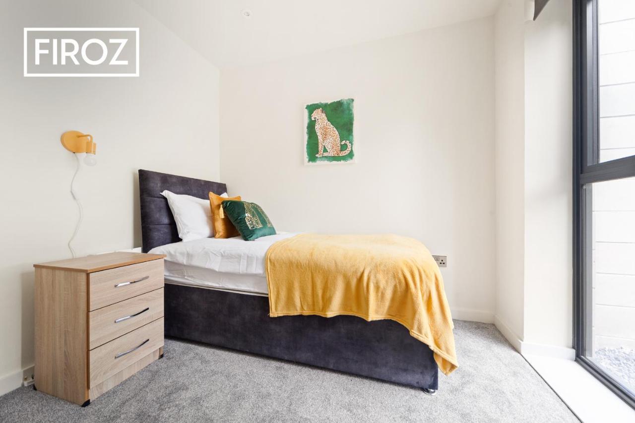 Spacious 4 Bedroom 3 Bath House For Families & Contractors With Free Parking, Fast Wi-Fi & Netflix By Firoz Property Management Leeds  Zewnętrze zdjęcie